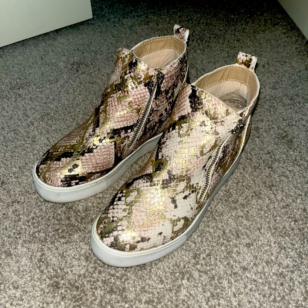 SODA shoes size 6
